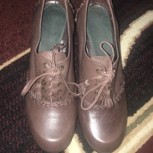 Brown aerosoles booties